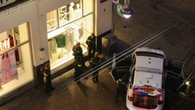 Photo of Hostage drama at Amsterdam Apple store ends, gunman overpowered