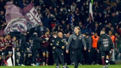 Photo of Milan held by rock-bottom Salernitana as door opens for Inter