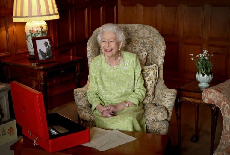 Queen cancels virtual audiences due to Covid