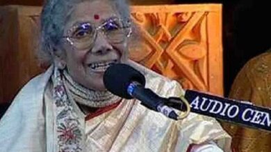 Photo of Legendary Bengali singer Sandhya Mukherjee passes away at 90