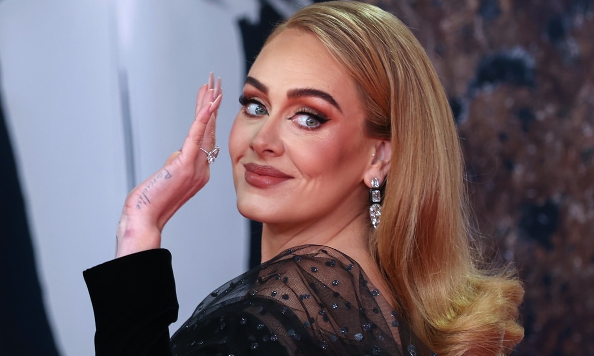 Adele gets emotional after receiving BRIT award: Watch
