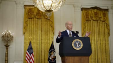 Photo of Biden urges Americans to leave Ukraine as fears of Russian invasion mount
