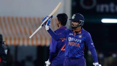 Photo of Shreyas Iyer smacks 73* as India record 12th straight T20I win