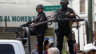 Photo of Gunfire rocks Mexican border city after drug lord captured
