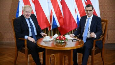 Photo of UK warns Putin of indefinite sanctions, war crimes