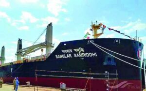 Shell strikes Bangladeshi ship in Ukraine, one sailor killed