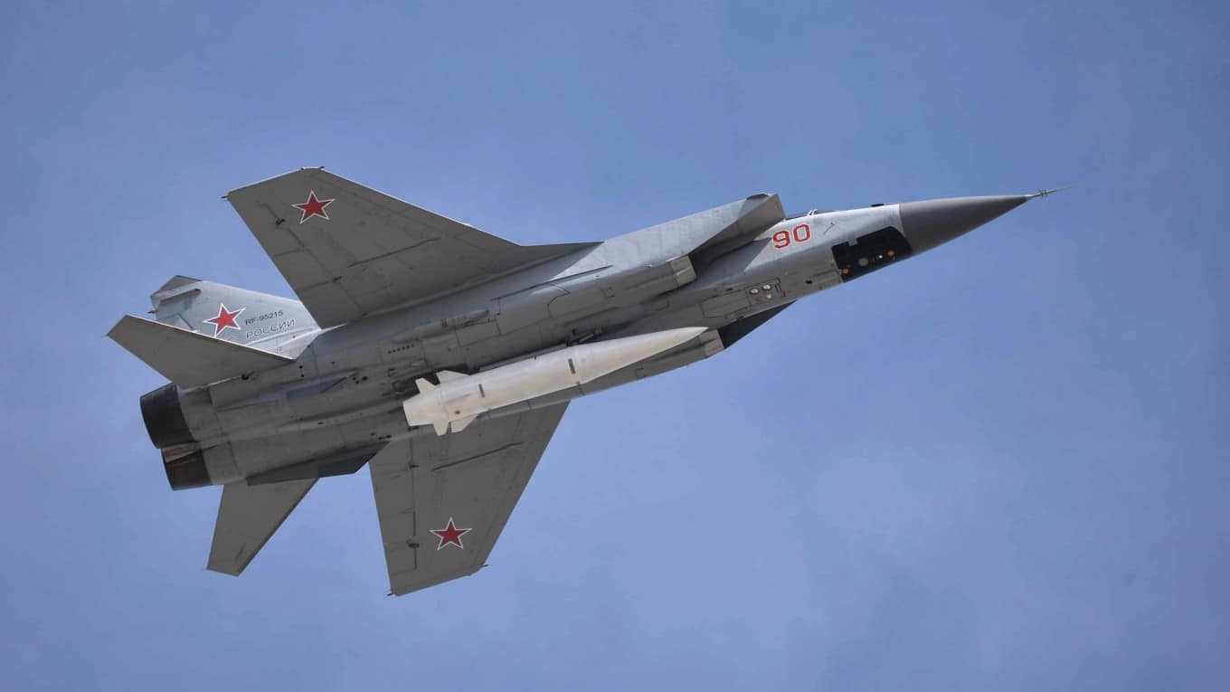 Russia uses advanced hypersonic missiles in Ukraine for the first time