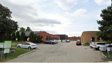 Photo of Man attacks worshippers in Canadian mosque with bear spray