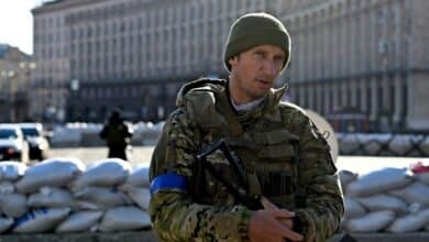 Photo of Federer’s Ukranian conqueror swaps racquet for Kalashnikov