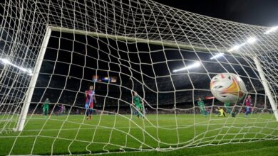 Photo of Torres scores twice as Barca thrash Osasuna, Sevilla slip again