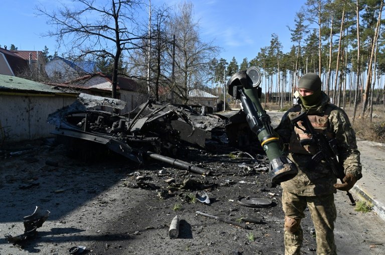 Ukrainian soldier thanks Britain as missiles wreck Russian tanks