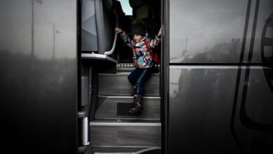 Photo of 11-year-old Ukrainian boy crosses Slovak border alone