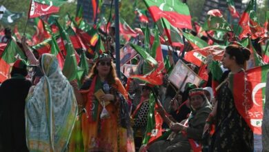 Photo of Pakistan PM’s future in doubt as coalition ally switches sides