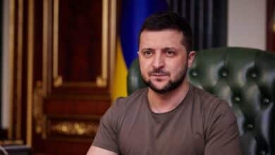 Photo of Ukraine leader demands Western nations give arms, asks if they’re afraid of Moscow