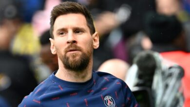 Photo of Messi left to pick up pieces at PSG after jeers and Champions League failure