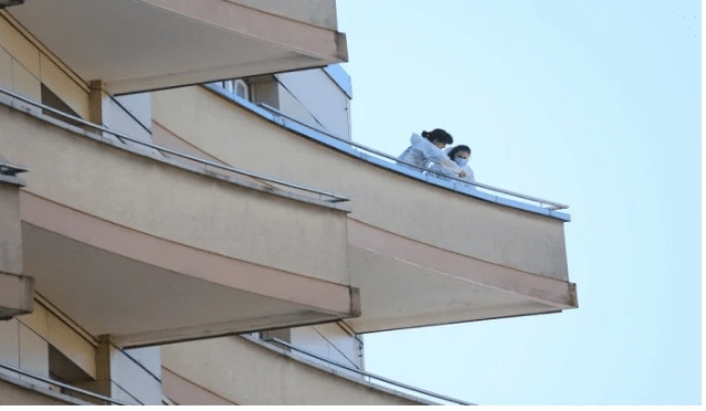 ‘Collective suicide’: Family jumps off seventh floor, one member survives