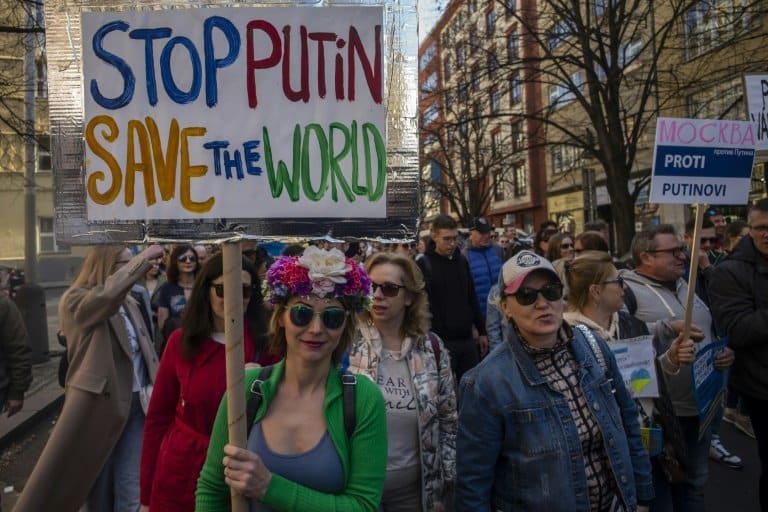 Thousands of Russians rally against Putin in Prague