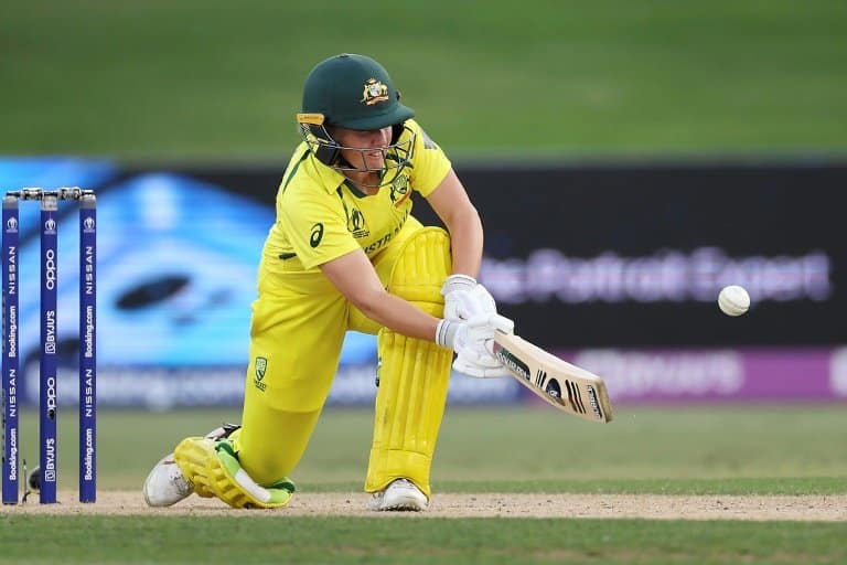 Favourites Australia beat Pakistan in Cricket World Cup