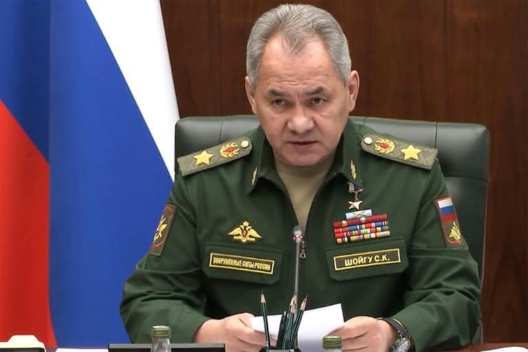 Russian defence minister reappears after 2-week absence