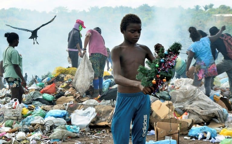 Viral photo changes Brazil trash-pickers' lives