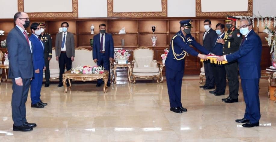President receives credentials of new US envoy