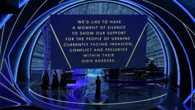 Photo of Oscars holds moment of silence for Ukraine