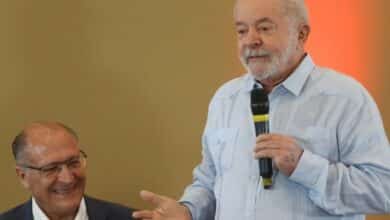 Photo of Brazil’s leftist Lula chooses centrist running mate