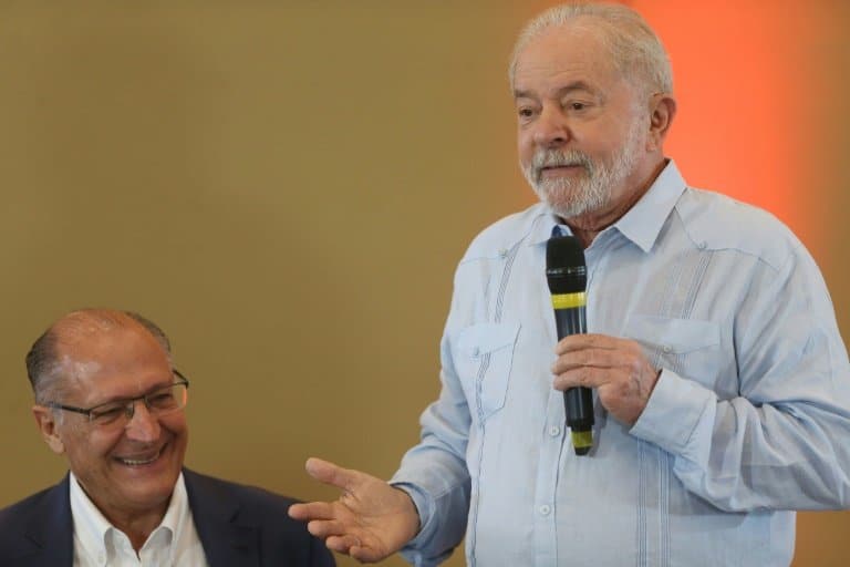 Brazil's leftist Lula chooses centrist running mate