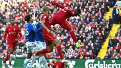 Photo of Liverpool overcome Everton battle to keep pressure on Man City