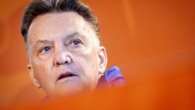 Photo of Netherlands coach Louis van Gaal diagnosed with prostate cancer