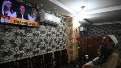 Photo of Pakistan PM alleges ‘conspiracy’ but accepts court ruling on confidence vote