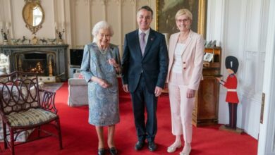 Photo of Smiling Queen Elizabeth meets Swiss president after 96th birthday