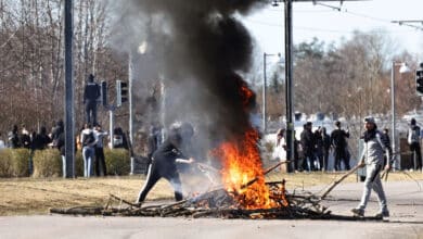 Photo of Riots erupt in Sweden over Quran burnings, 3 injured in police firing, dozens arrested