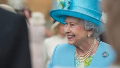 Photo of Britain’s Queen Elizabeth pulls out of Maundy Day service