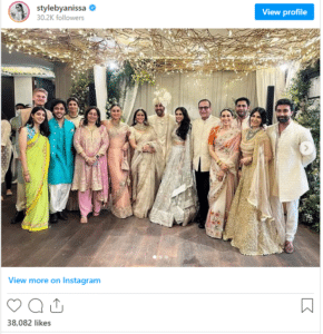 Ranbir-Alia wedding: Newlyweds poses with the Kapoor family