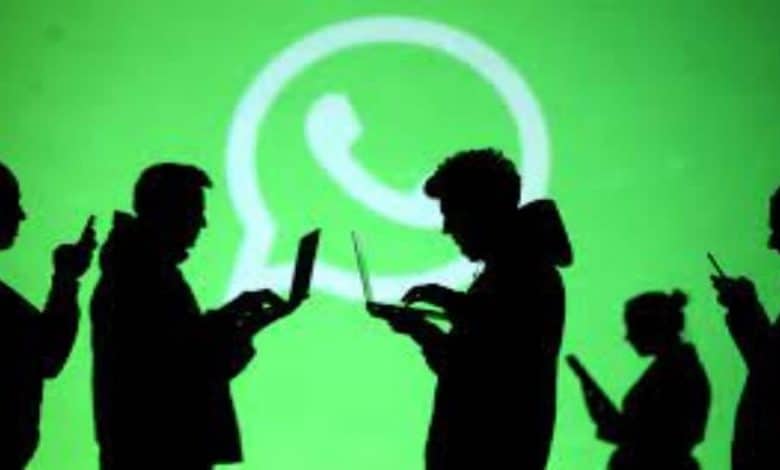 You cannot forward messages on WhatsApp to more than one group now