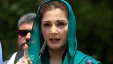 Photo of Desperate Imran Khan ‘begged’ Pak military till last minute to save his govt, alleges Maryam Nawaz
