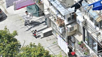 Photo of Shanghai parents fear separation from kids after positive Covid test