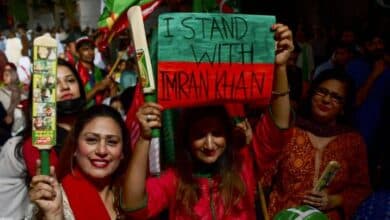 Photo of Pakistan PM calls for street protests ahead of no-confidence vote