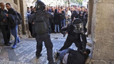 Photo of More than 150 Palestinians injured as Israeli police raid Al-Aqsa mosque