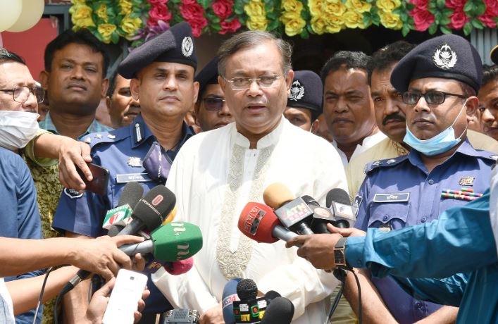 Hasan expresses apprehension when Fakhrul makes razakars into Freedom Fighters