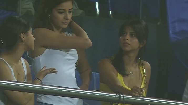 Video: Suhana Khan, Ananya Panday cheer for SRK's Kolkata Knight Riders as they attend IPL 2022