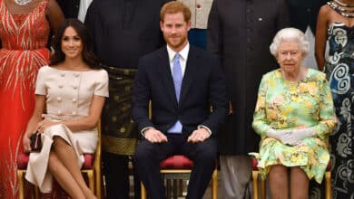 Photo of Prince Harry, Meghan Markle visit Queen Elizabeth together for the first time since leaving the UK