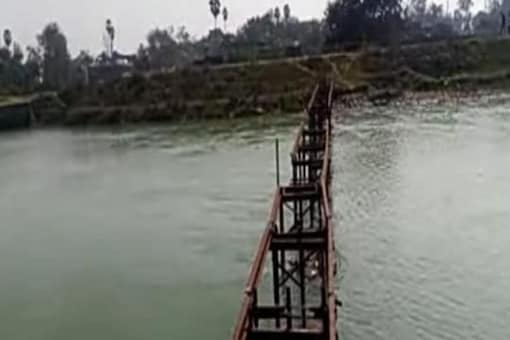 Thieves steal 60-foot iron bridge in India