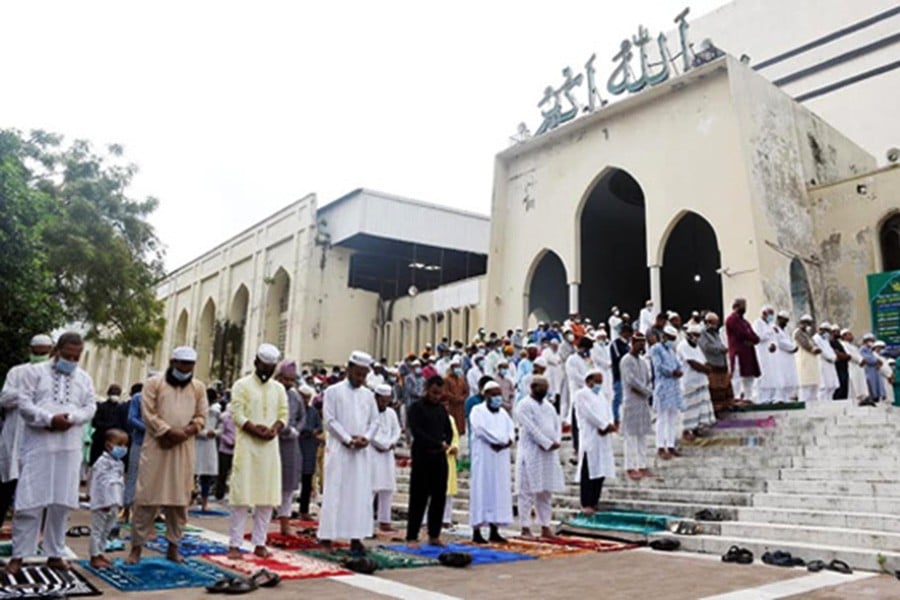 Five Eid jamaats held at Baitul Mukarram National Mosque