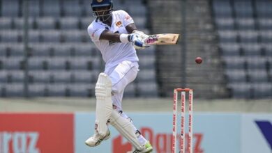 Photo of Mathews, de Sliva guide Sri Lanka to 210-4 in Bangladesh Test