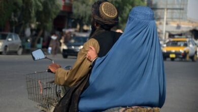 Photo of Taliban stop men and women dining together in western Afghan city