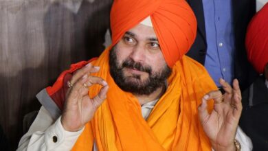 Photo of Indian cricketer-turned-politician Navjot Singh Sidhu given one-year jail sentence