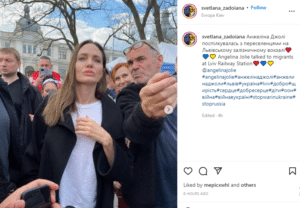 Angelina Jolie's presence in war-torn Ukraine gives citizens a reason to smile, see viral pics