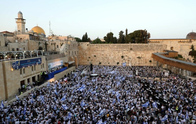 Israeli nationalists march through Jerusalem's Old City